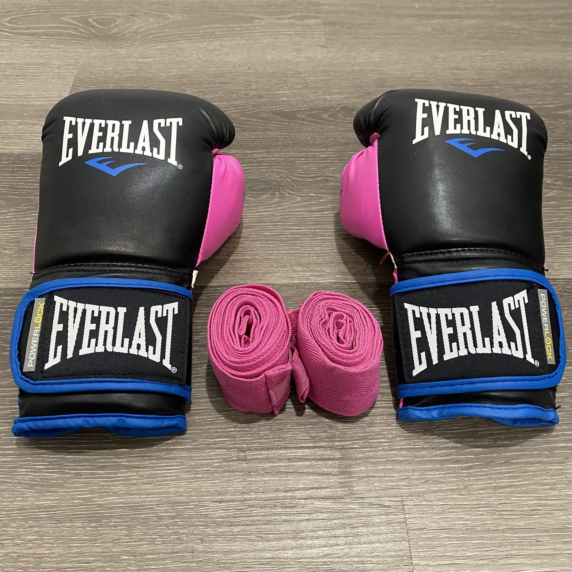 Women 12OZ Everlast Gloves