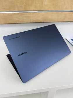 Samsung - Galaxy Chromebook Plus 15.6” With Google AI - AMOLED Display (Opened Box) Intel Core 3 - 8GB Memory - 256GB SSD Neptune Blue