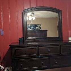King Size Bed With Matching Drawer And Mirror Set 