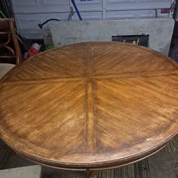 Ashley Furniture Dinning Table And Chairs 