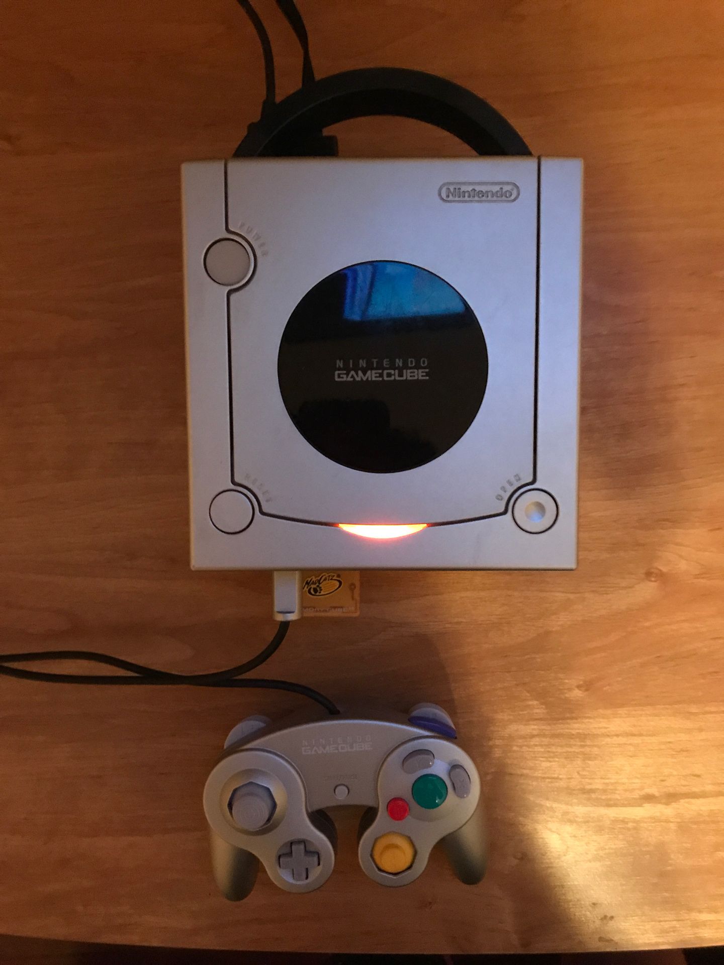 GameCube with Mario Sunshine and Dead to Rights