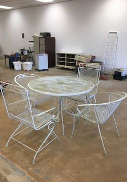 Wrought iron patio set! Table & 4 chairs!