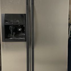 Whirlpool Refrigerator 