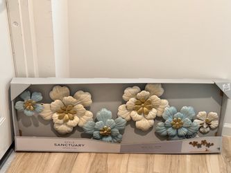 Style Sanctuary Metal Flower Wall Decor