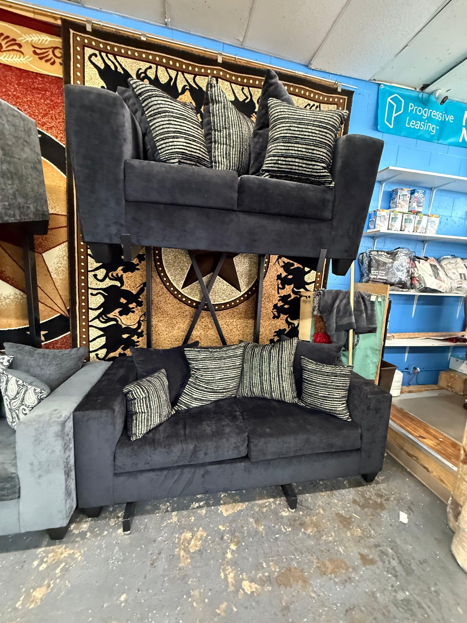 New Sofa Love Seat $799 Color Gray 🔥🔥🔥