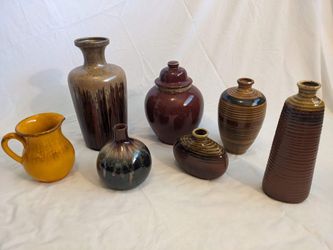 Vase, jar and pitcher collection (seven pieces)