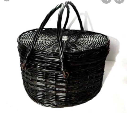 Black Heart Shaped Picnic Basket/ Spooky Picnic/Romantic Dark Picnic/ Easter