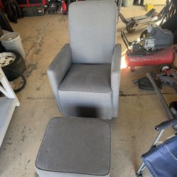 Rocking Nursery Chair 