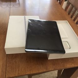 Brand New APPLE Air pad Model # A1822