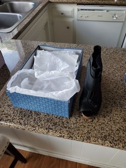 40 dollars nice shoes size9.5 wore once