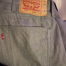 Levis 501s 38.30
