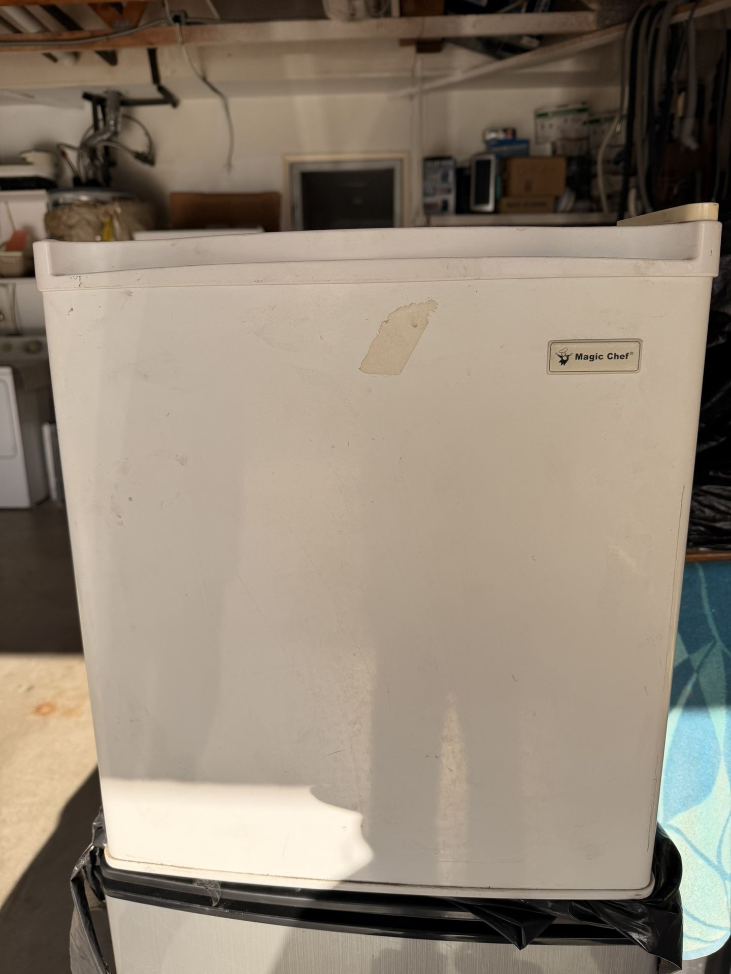 Magic Chef White Mini Fridge (Works Great!)