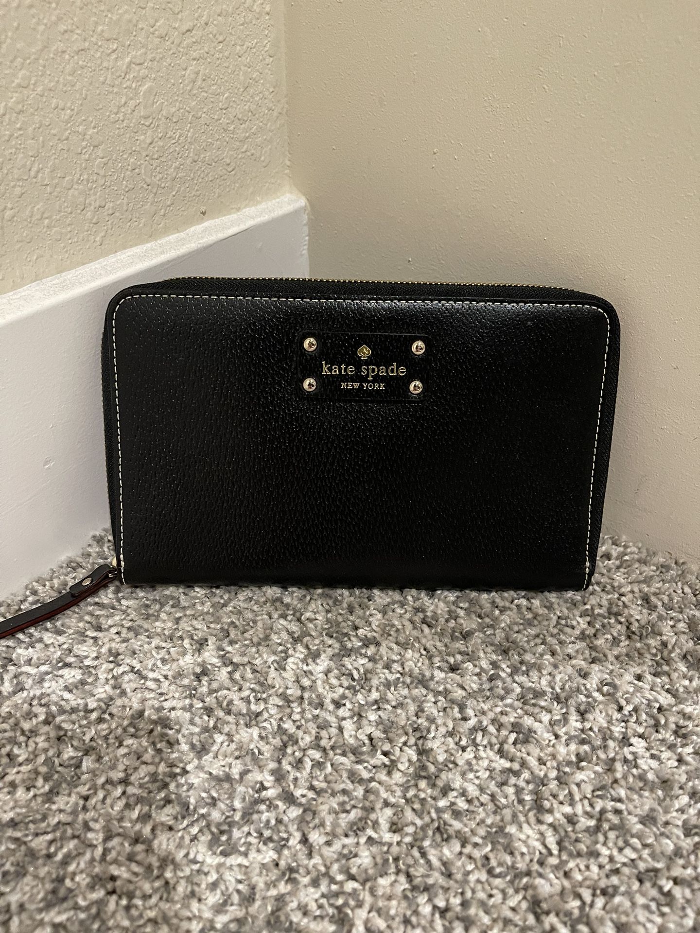 New Kate Spade Travel Wallet