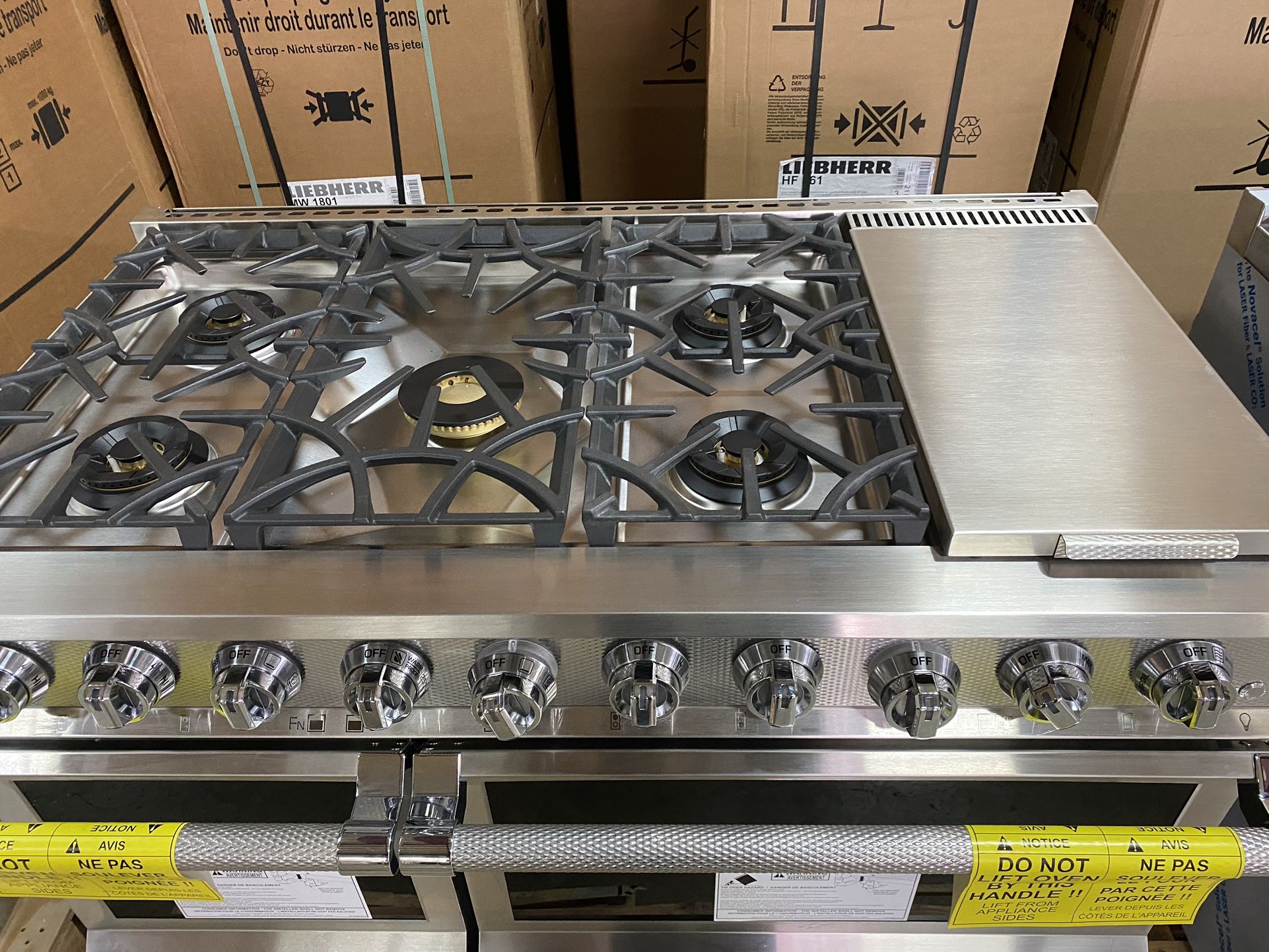 Hestan KRG485GDNG 48 Inch Freestanding Gas Range with 5 Sealed Burners