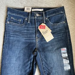 Women’s Levi Jeans 2 Medium 26 X 30 