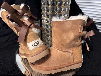Ugg size 8 toddler