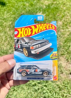HotWheels M case STH Nissan Maxima Drift Car