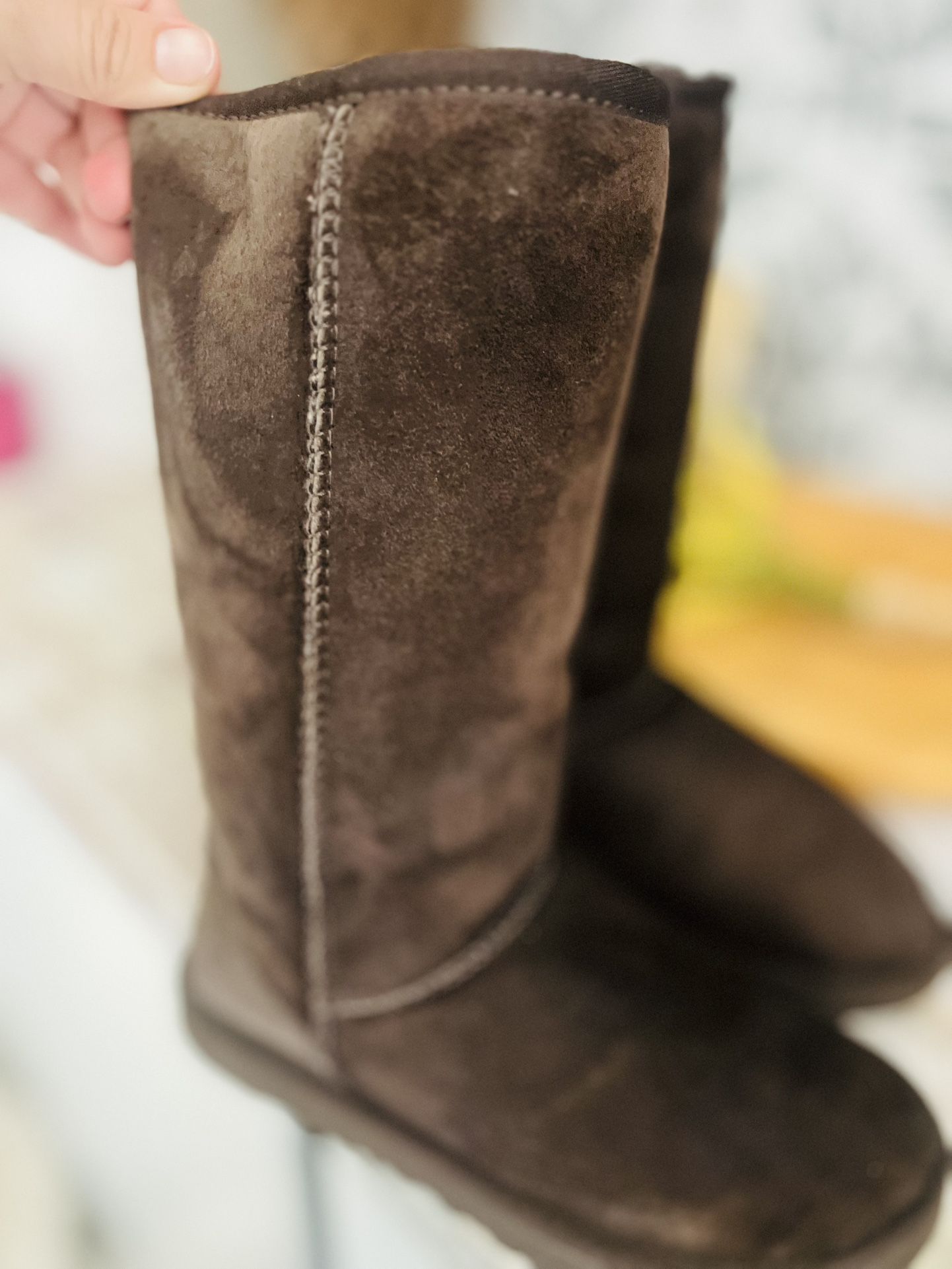 UGG women’s. Boots Size 5 Dark Brown 