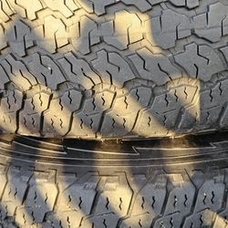 Chevrolet Colorado 4 Tires wheels 