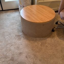 Free Ottomon With Storage 