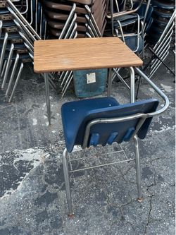 School desk / Pupitres