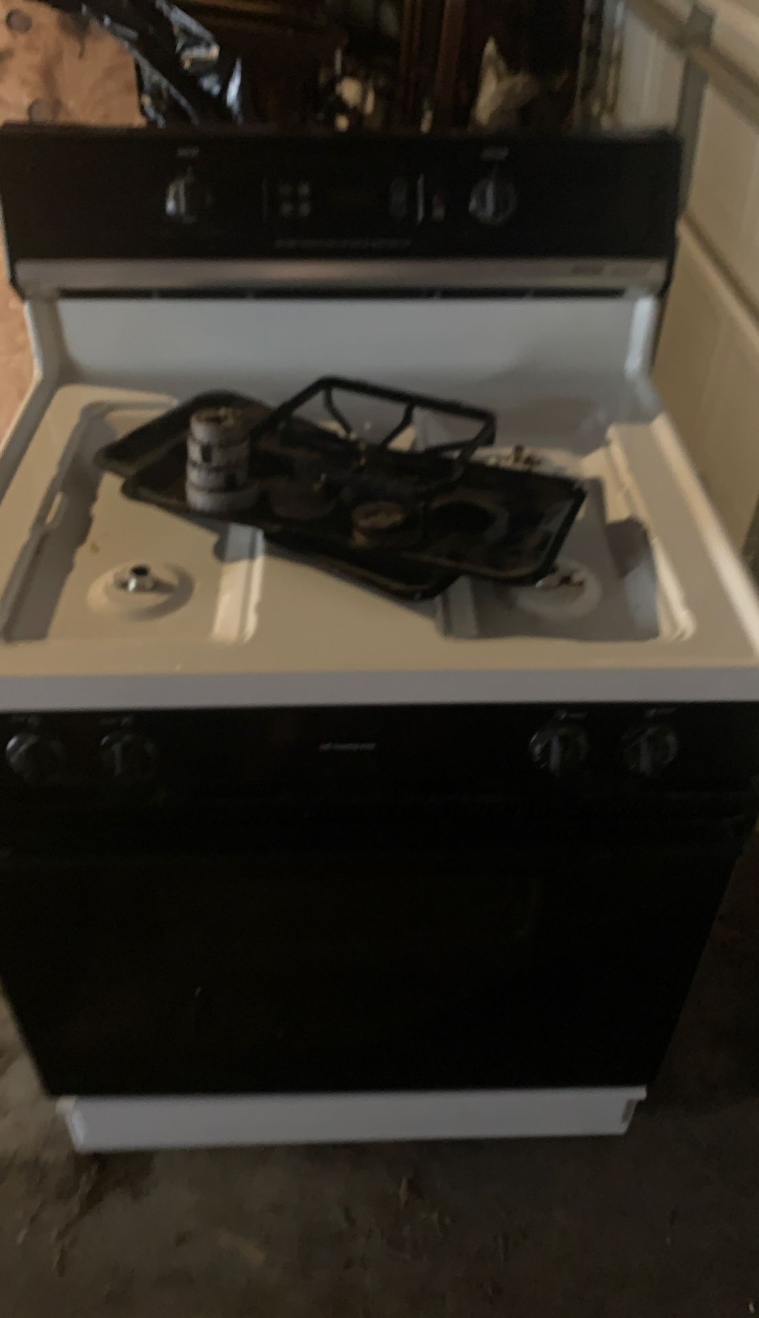 Stove for sale comes with everything you need