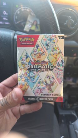 Pokémon Scarlet & Violet Prismatic Evolutions Booster Bundle