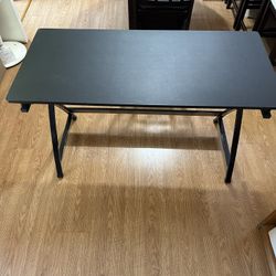 Black Desk