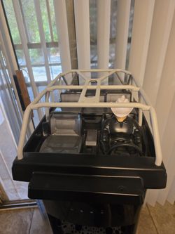 Axial SCX6 interior and roll cage