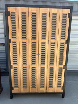 Universal Furniture Lighted Wine Bar Cabinet / Designer Storage Armoire