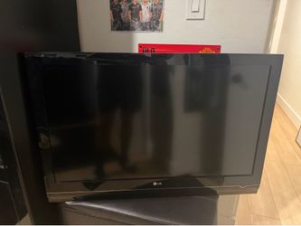 LG 42” TV – Model 42LG710H-UA