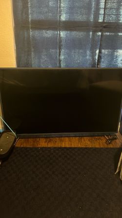 40 inch tv, works perfectly fine, no remote, use side buttons on tv. 40 inch