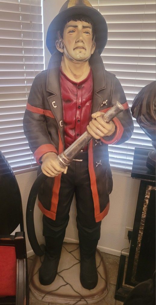 LIFESIZE STATUE FIREMAN SAM DISPLAY 7 FT FIGURE FIRE 🔥 HOSE ACTION SCULPTURE 