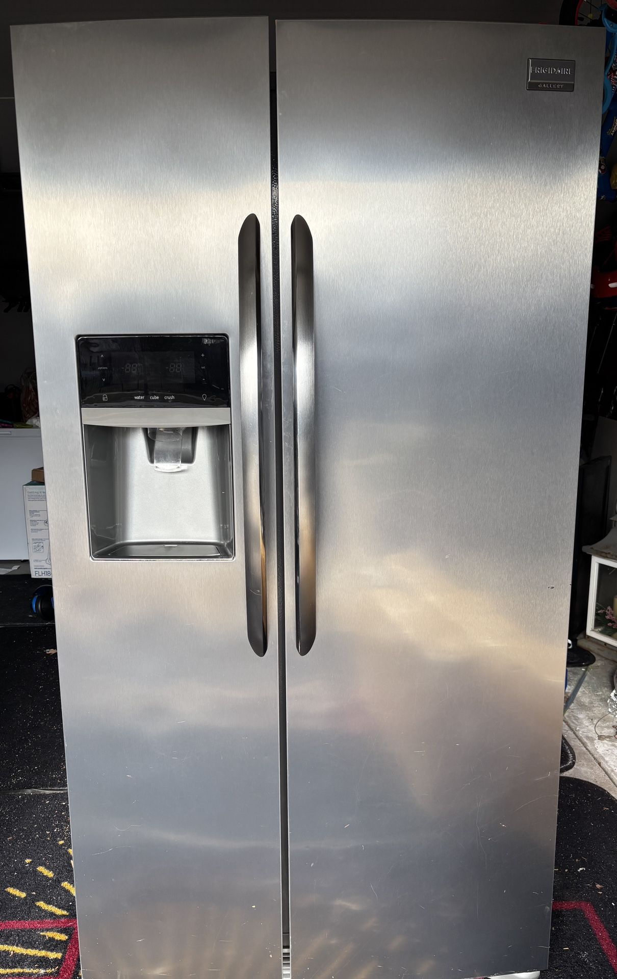 Frigidaire Gallery side by side fridge model FGHC2331PFAA