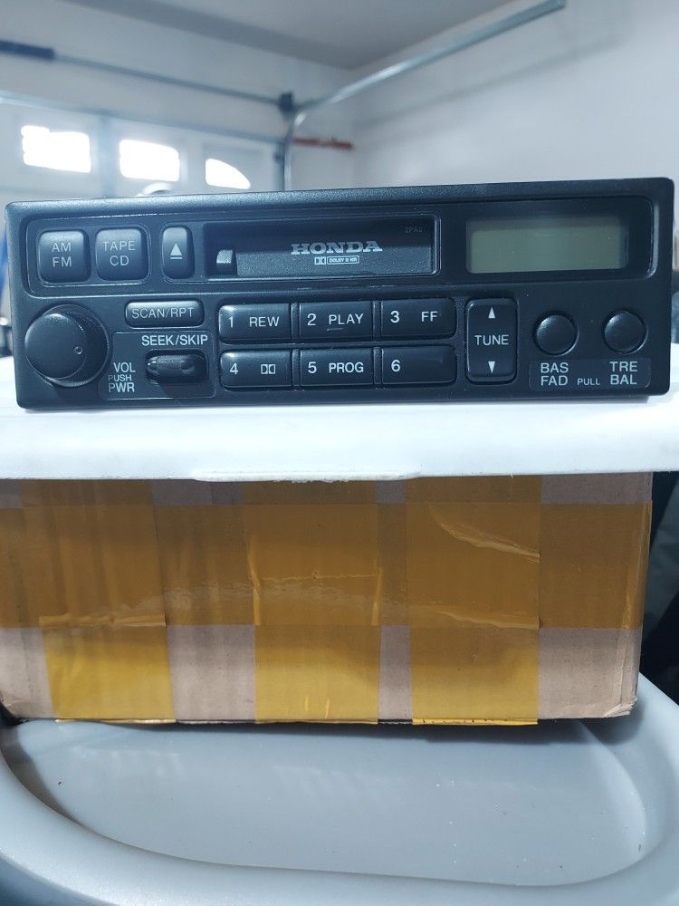 98-02 Honda Accord OEM Radio