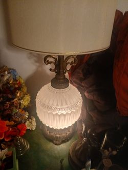 2 Vintage Frosted Regency Lamps