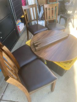 Dinning table 4 chairs