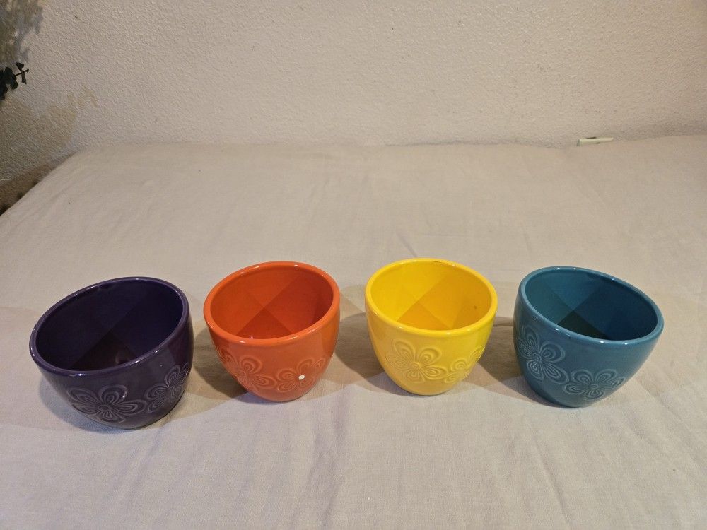 4 Ceramic Flower Pots with Floral Relief for Indoor Plants