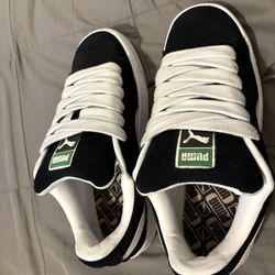 Pumas Suede XL White Laces 