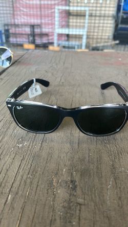 Ray-Ban New Wayfarer Classic rb2132