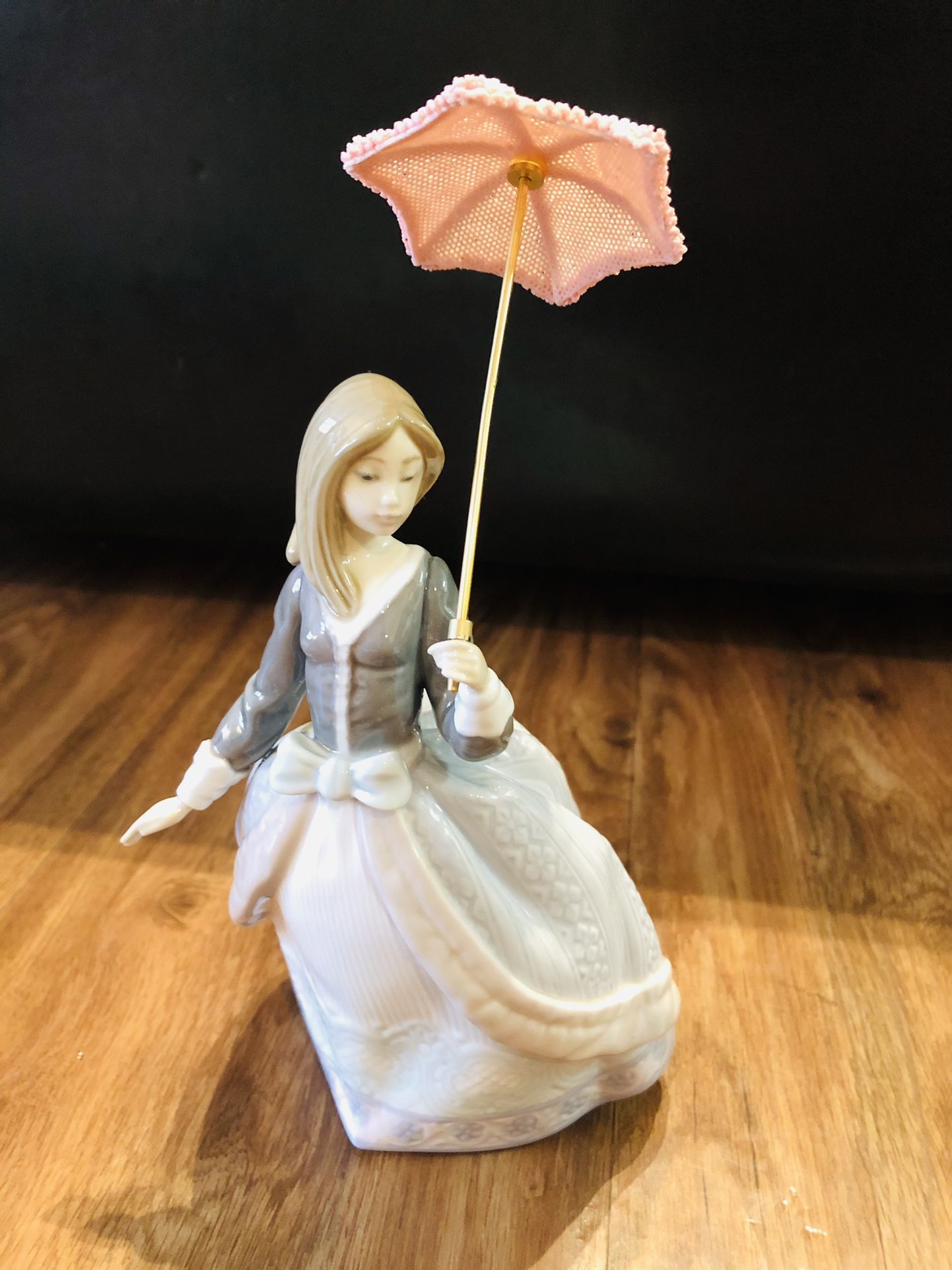 Lladro Angela porcelain figure #5211 Victorian Lady w/ Parasol 1983 Spain