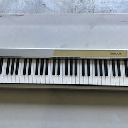 The product in the image is an M-Audio Keystation 61es MIDI Controller