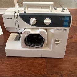 Sewing 🧵 Pfaff Machine 