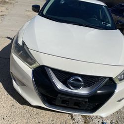 White Nissan Maxima 2016