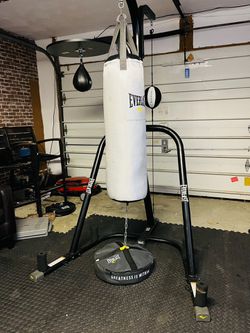 3 Everlast Punching Bag Station for Sale in Virginia Beach, OfferUp