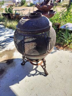 Fire pit. Used a couple of times. Works great!
