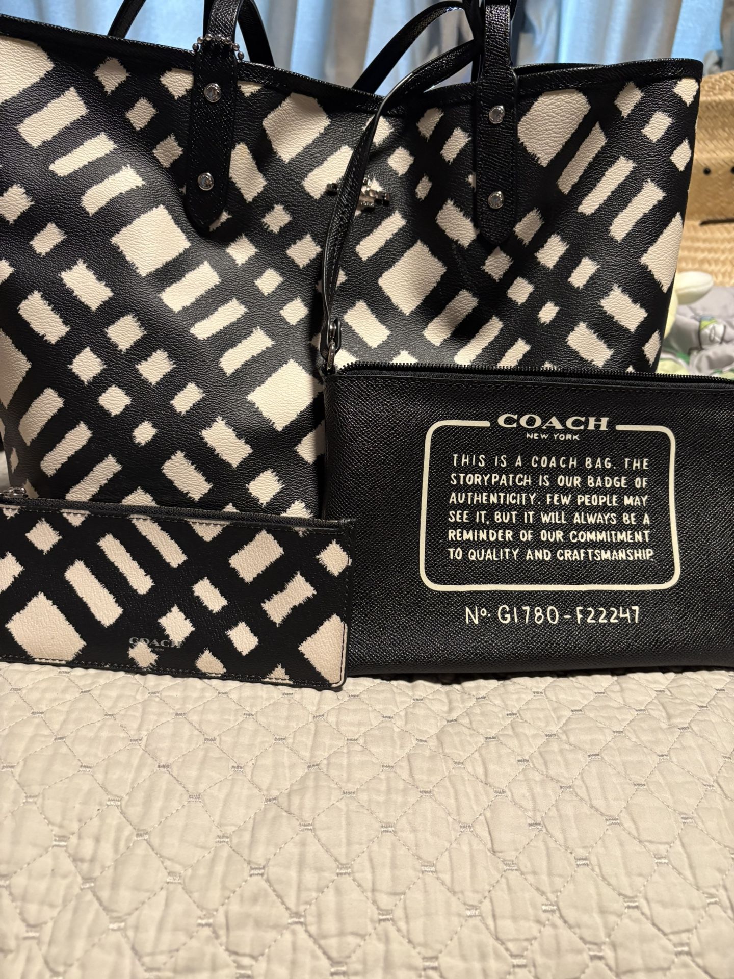 Coach Double Sided Plus Coin Purse Used In Excellent Condition