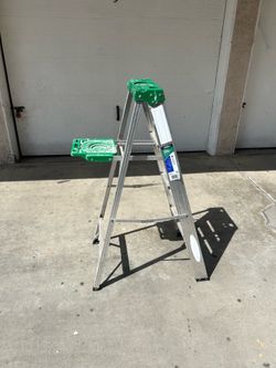 4’ Aluminum Ladder