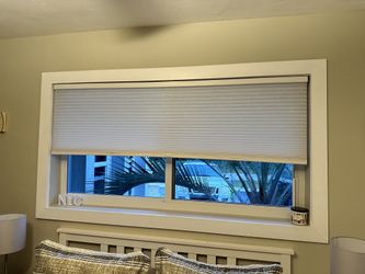 Chicology Cordless Honeycomb Blind 54” X 48” (no hardware) 