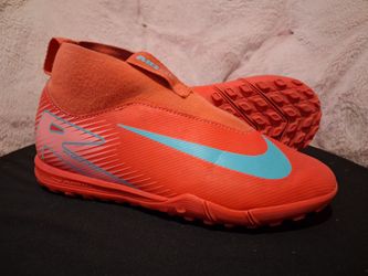 Turf soccer cleats us size 2.5youth